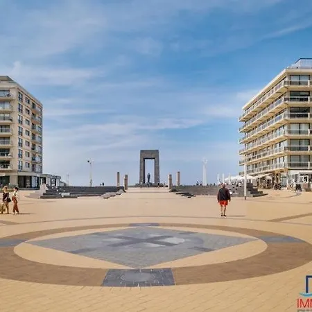 Appartement place Léopold 1er à la panne à 100m de la plage Extérieur photo
