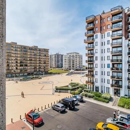 Appartement place Léopold 1er à la panne à 100m de la plage Extérieur photo