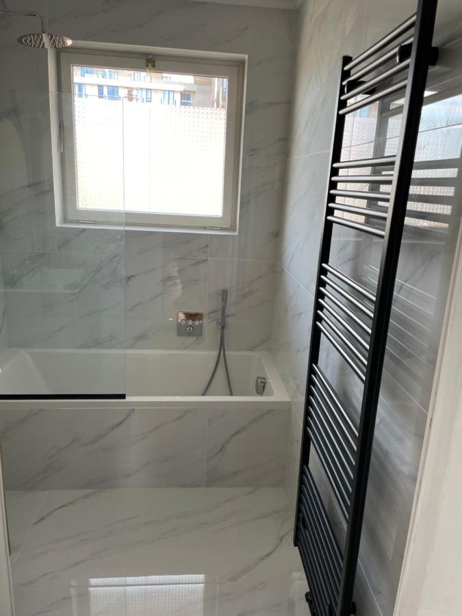 Appartement Place Leopold 1er A A 100m De La